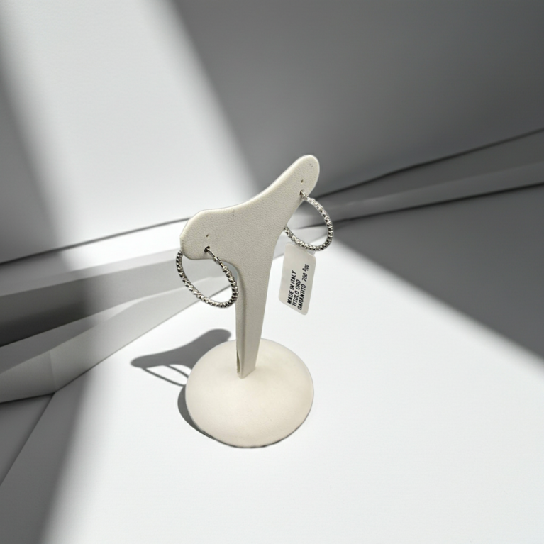 Cerchietti in Oro Bianco 750 con Taglio Diamantato – Eleganza Luminosa