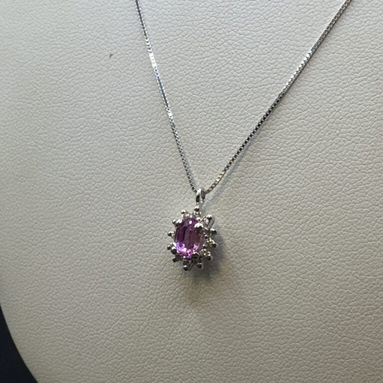 Girocollo girocollo con zaffiro rosa e diamanti oro (18 kt)  taratura Diamanti br 0,10 G color zaffiro rosa ct 0,61 peso dell’oro gr 2,30